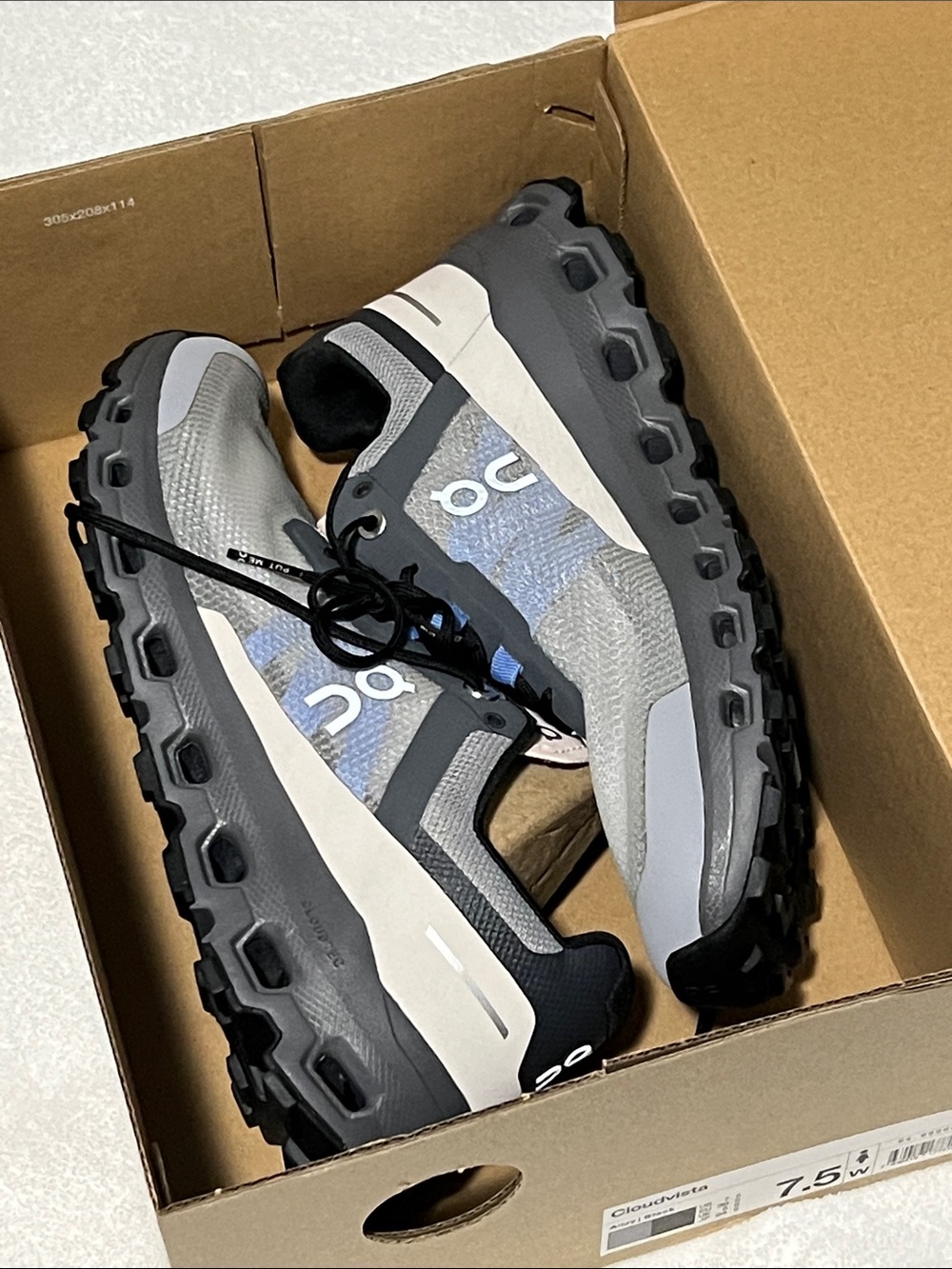 New with Box! On Cloud Cloudvista Shoes Sneakers Women Size 6.5